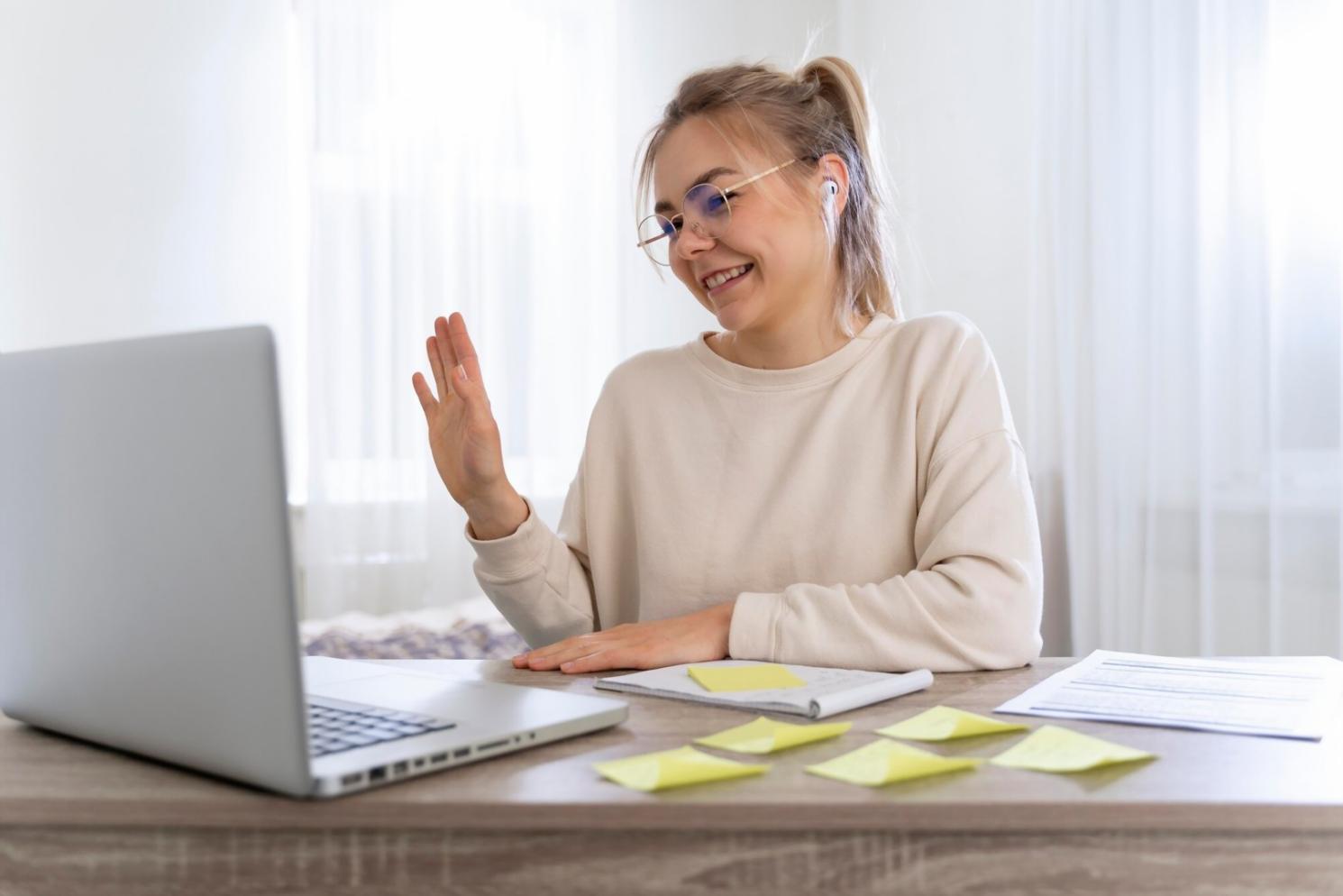 Expert instructors conducting personalized financial strategy session